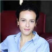 Titulaire d'une bi-licence LLCE allemand/anglais et master traduction propose cours d'allemand, anglais et italien